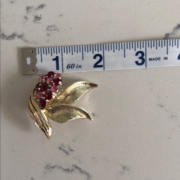 Elegant Gold and Red Floral Brooch - Picture 1 of 4